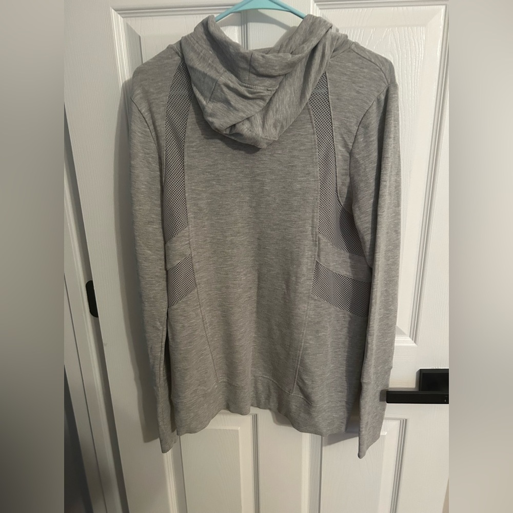 Gray breathable Yogalicious sweatshirt